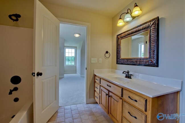 Building Photo - 4905 Saddle Ridge Dr SE