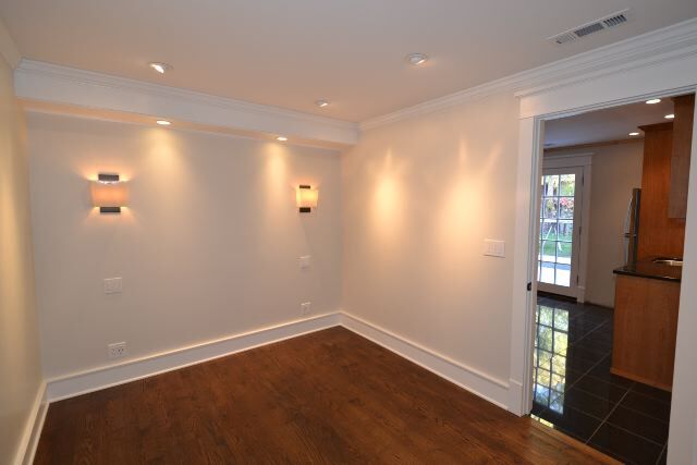 Building Photo - 1415 W Byron St