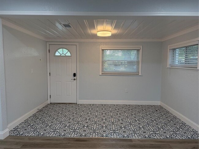 Building Photo - 1947 Chenango Ave