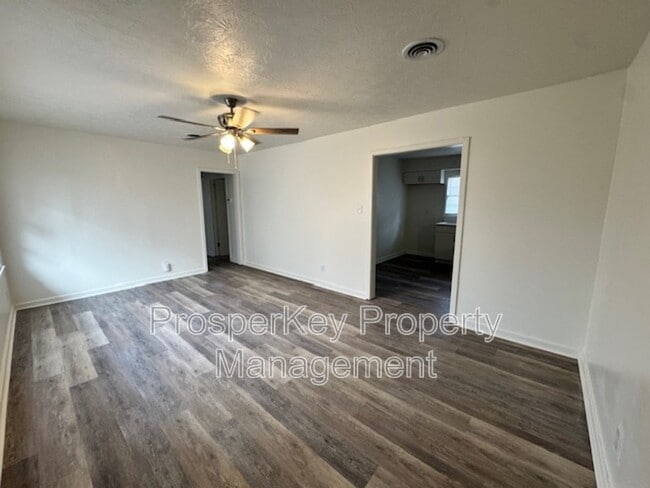 Building Photo - 176 Wickham Dr