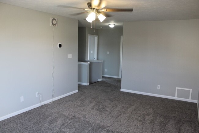 Building Photo - Now Available! Spacious 3 BR in Avon Schools