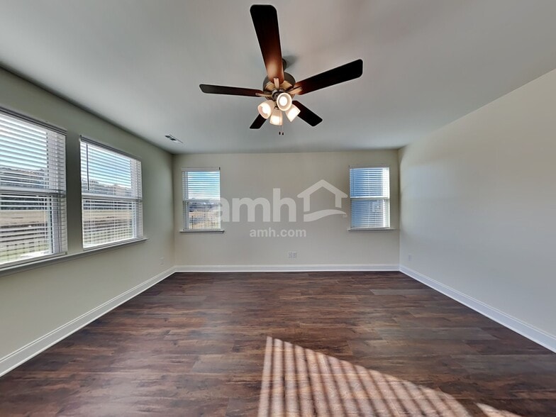 Building Photo - 5235 Virtue Ave