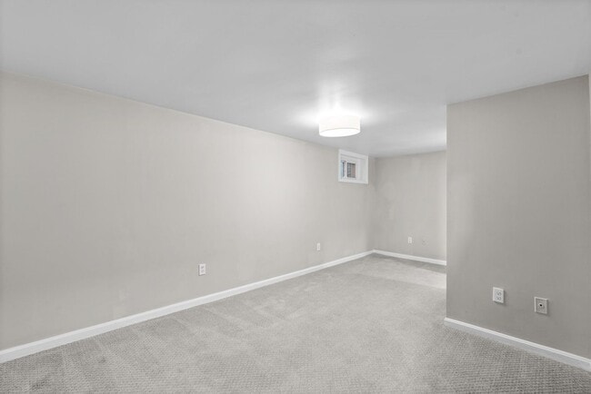 Building Photo - 3 Bed 3 Bath - Bethesda Colonial - Move-In...