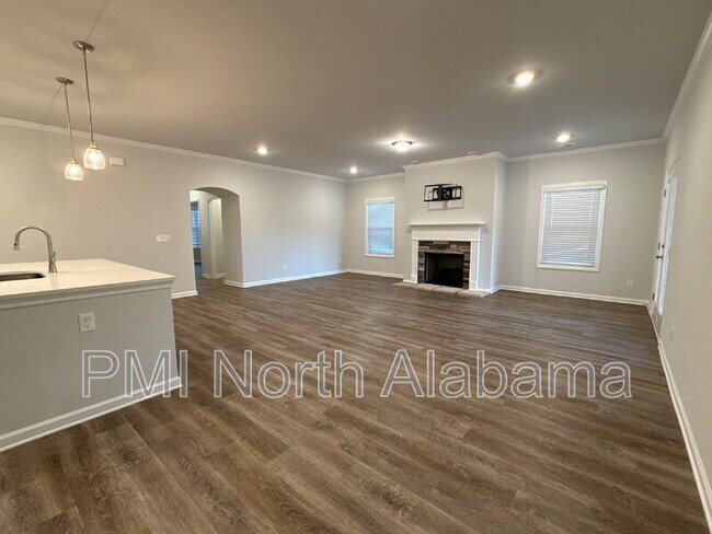 Building Photo - 102 Ranna Dr