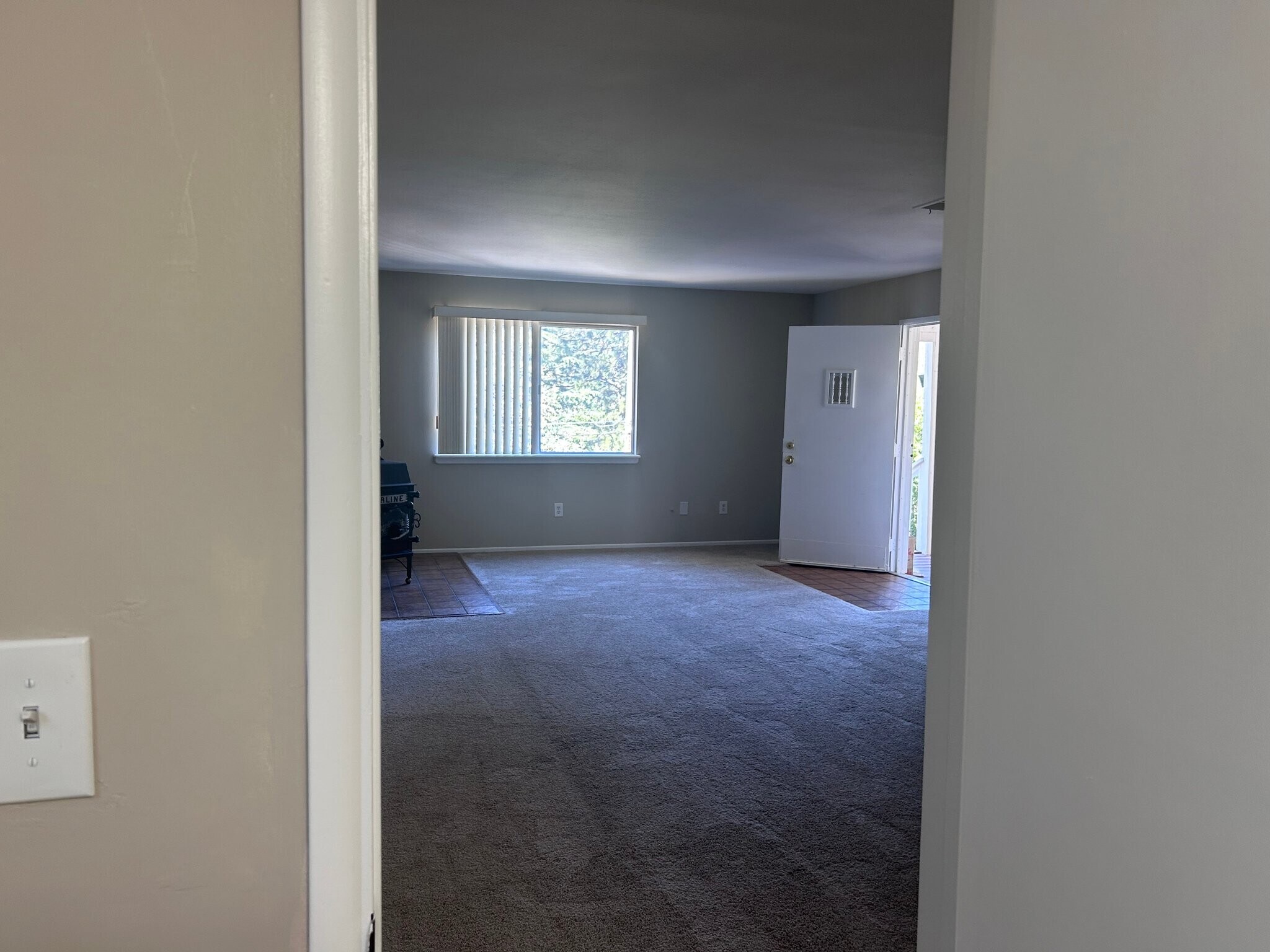 Building Photo - 398 Dunant Dr