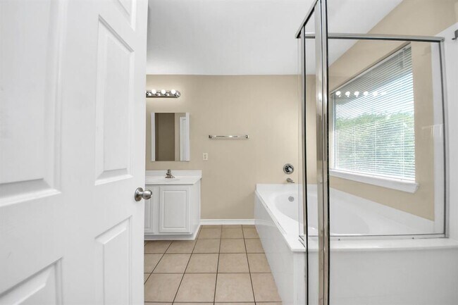 Building Photo - 8763 Thistlemoor Ln