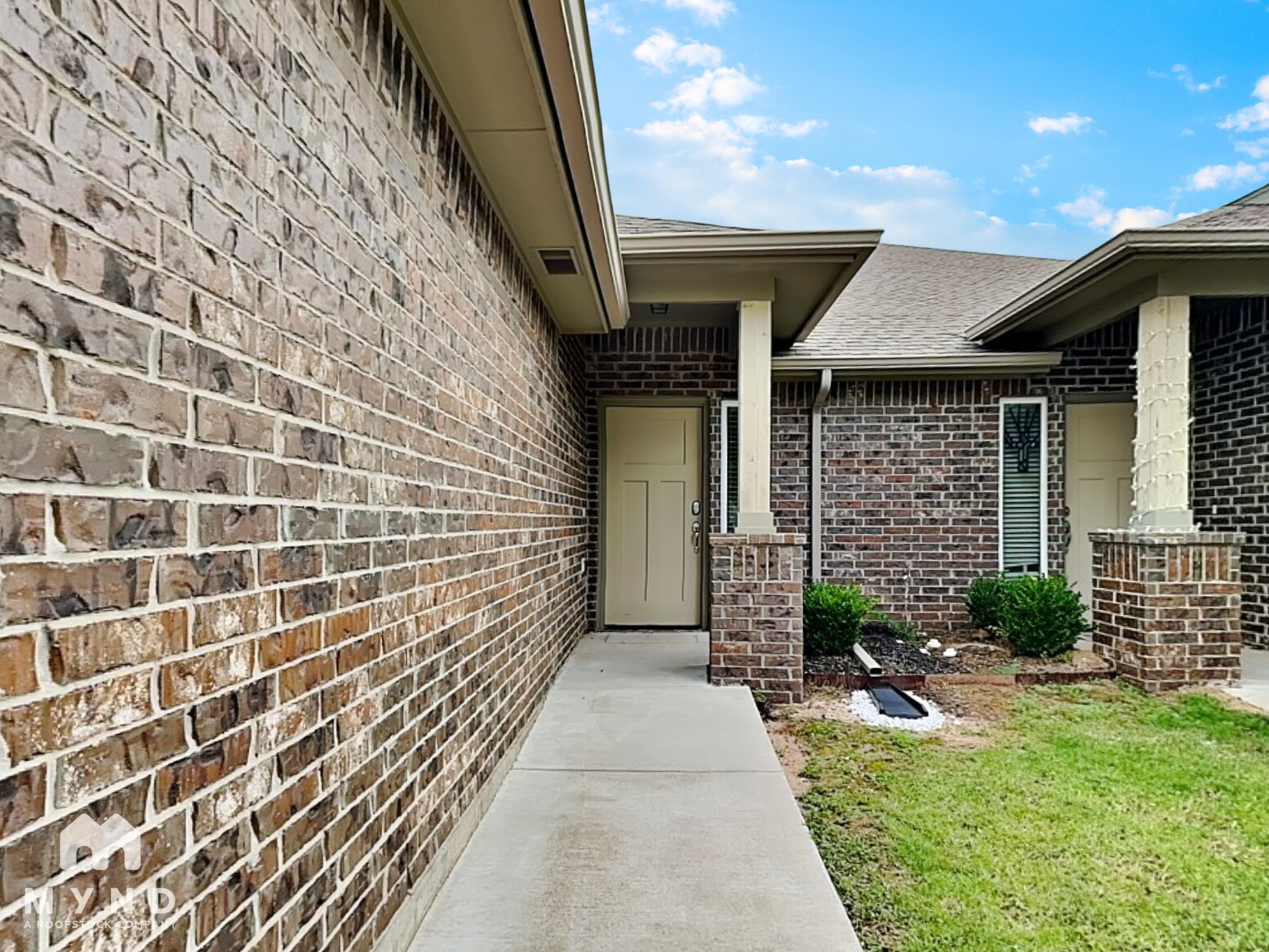 Building Photo - 1124 Merlin Dr