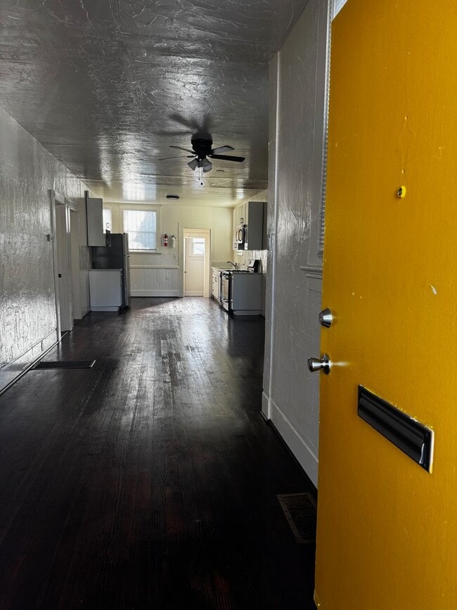 Building Photo - 1709 Goss St