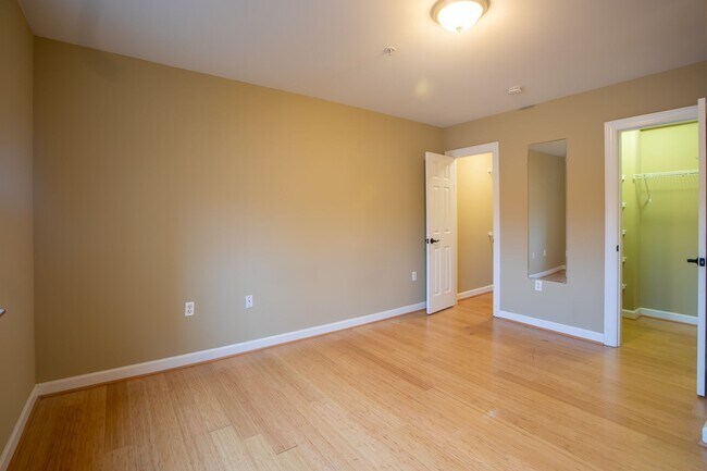 Building Photo - Lovely 1 BR/1 BA Condo in Columbia Heights!