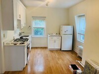 Building Photo - 145 Carpenter Ave