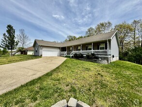 Building Photo - 114 Dogwood Cir
