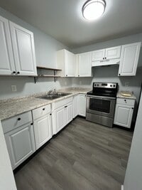 Building Photo - 326 Stratford Way