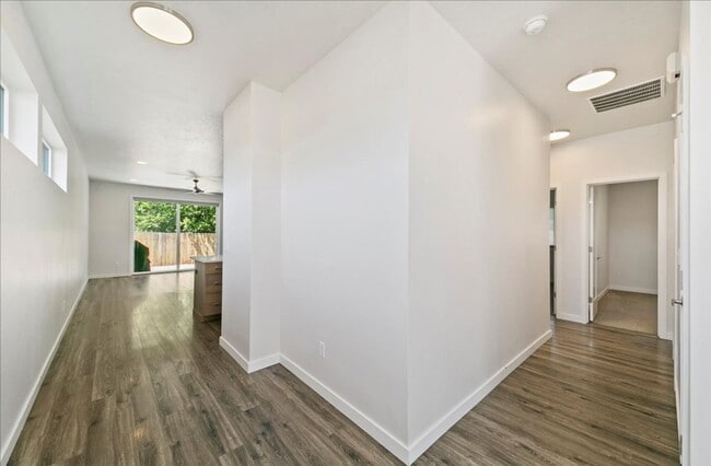 Building Photo - West Boise Bungalow with Modern Upgrades &...