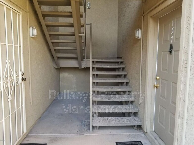 Building Photo - 1111 E University Dr