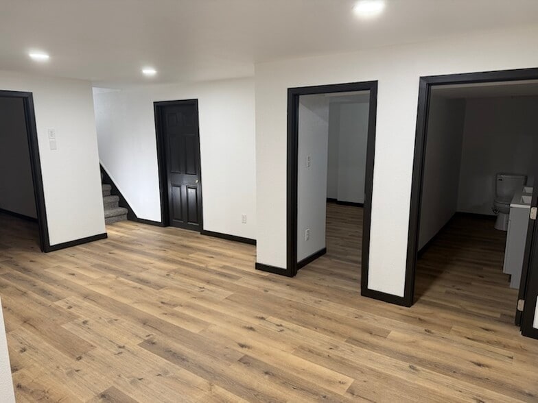 Building Photo - 1725 Elmwood Ln