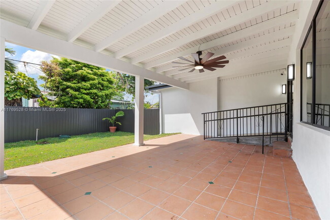 Building Photo - 8550 SW 28th St