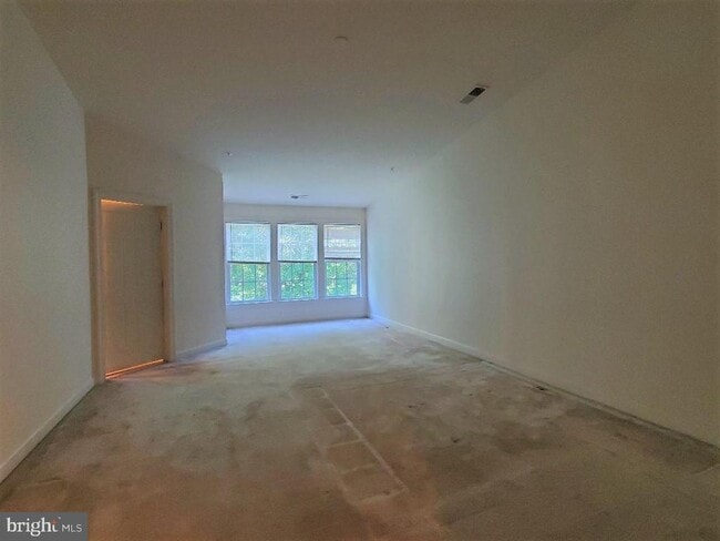 Building Photo - 1625 Whitehall Dr