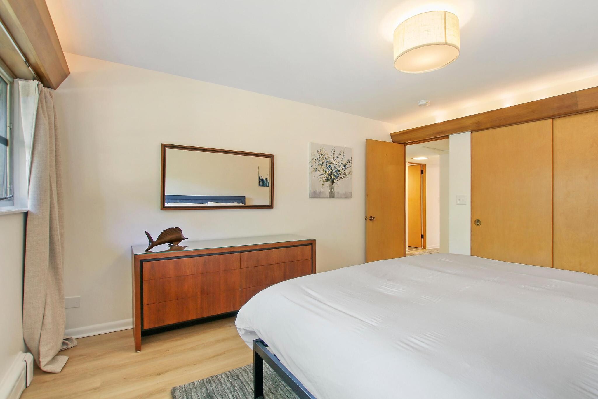 Building Photo - 435 Lynn Terrace