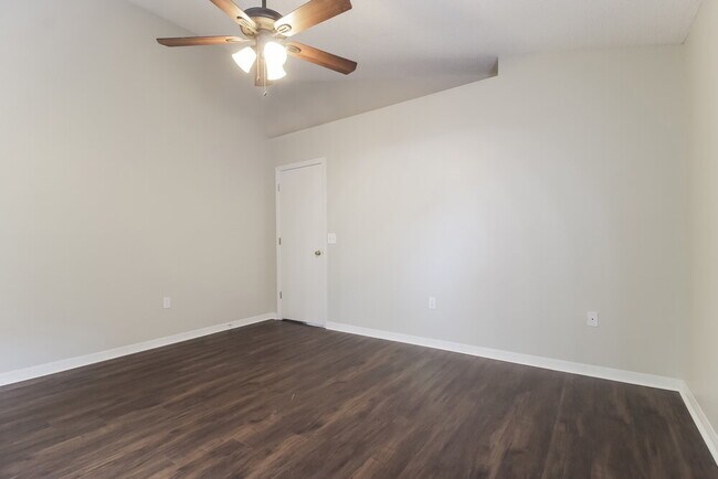 Building Photo - 12738 Parkbury Dr