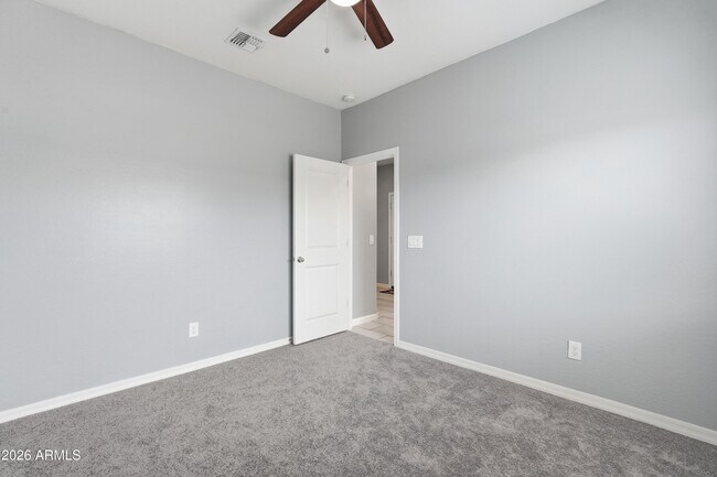 Building Photo - 1692 W Aztec Dr
