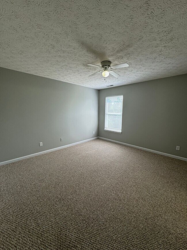Building Photo - 3883-3887 Ledyard