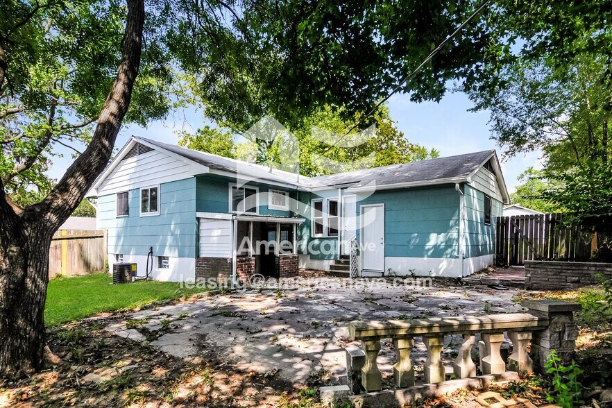 Building Photo - 200 Dundee Cir