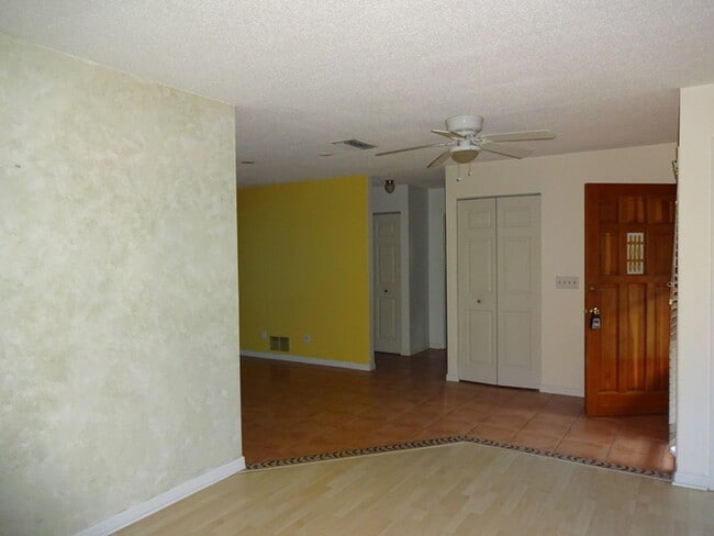 Building Photo - 18 Black Alder Dr