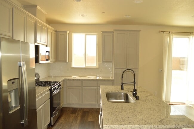 Building Photo - 808 Marybelle Ct