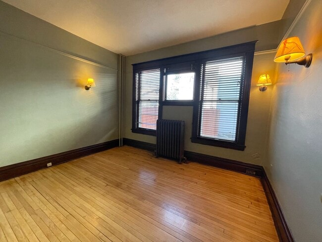 Building Photo - 715 S Phillips Ave