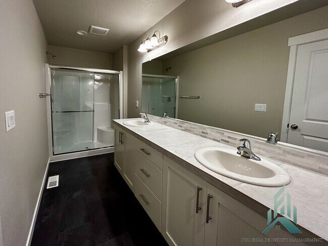 Building Photo - 5905 NW Torchcrest Pl
