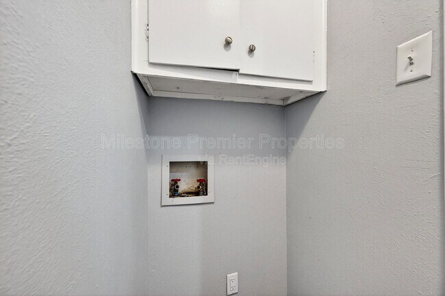 Building Photo - 401 Utah St