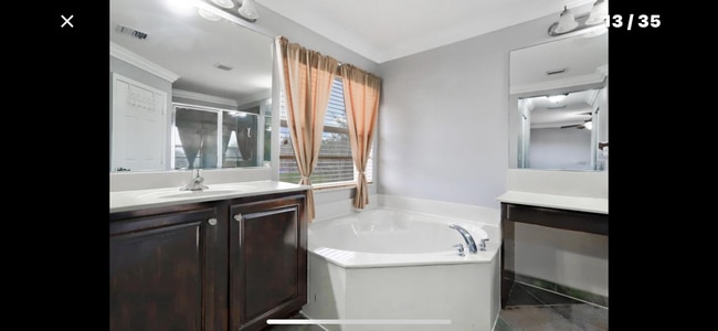 Building Photo - 7810 Parsons Pine Dr