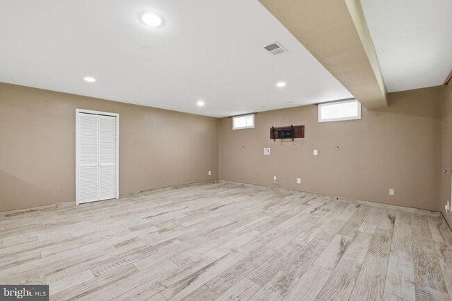 Building Photo - 5767 Bush Hill Dr