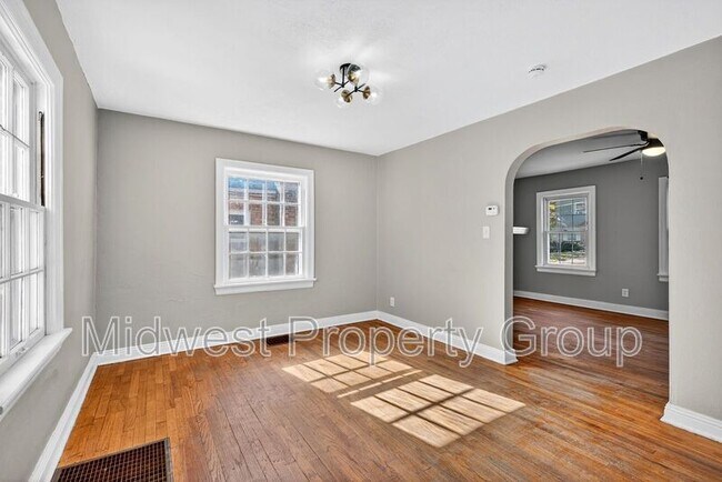 Building Photo - 46 N Harvey Ave