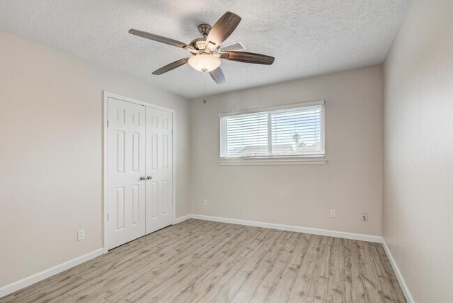 Building Photo - 1099 Redfish St