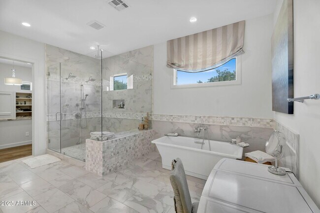 Building Photo - 3507 North 39th Pl