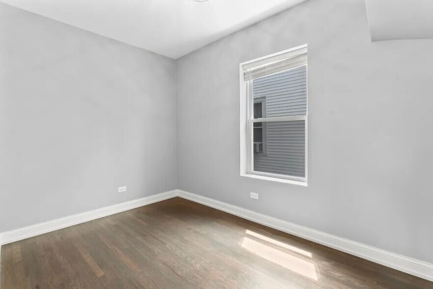 Building Photo - 1059 N Mayfield Ave