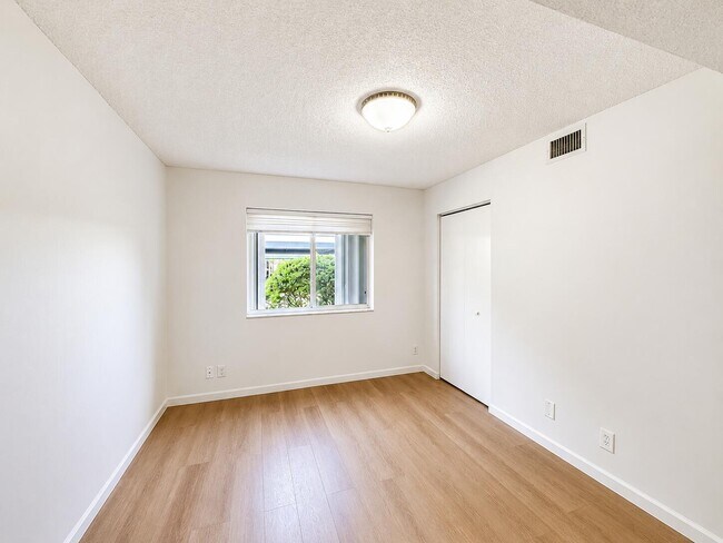 Building Photo - 340 NW 67th St