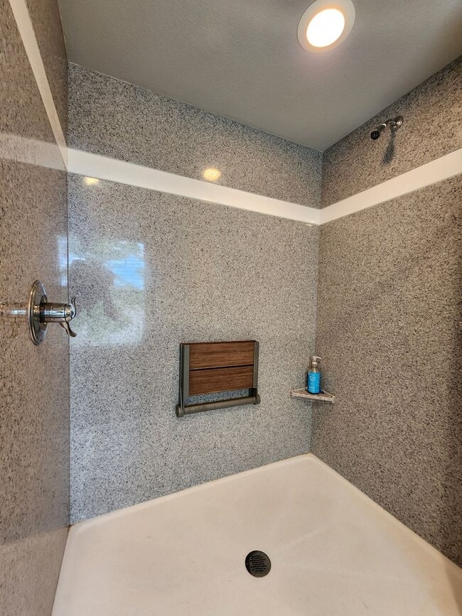 Building Photo - Stunning 3 Bedroom Townhome Tucked Away In...
