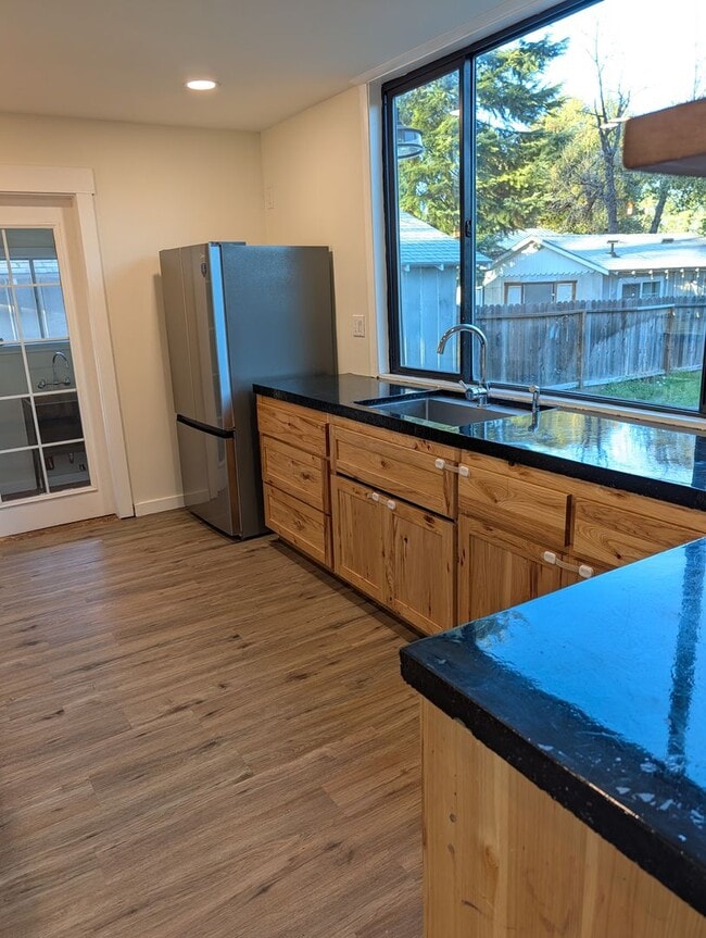 Building Photo - 3433 Willow St