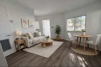 Building Photo - 251 Hibiscus Dr