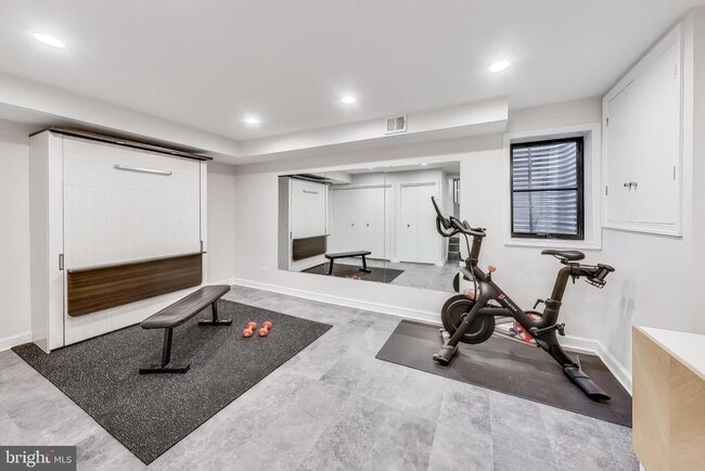 Building Photo - 117 Quay St