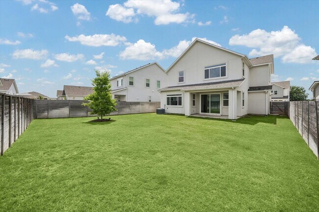 Building Photo - 1021 Chapote Ter