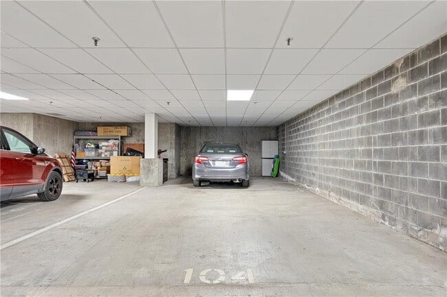 Building Photo - 30 Argyle Ave