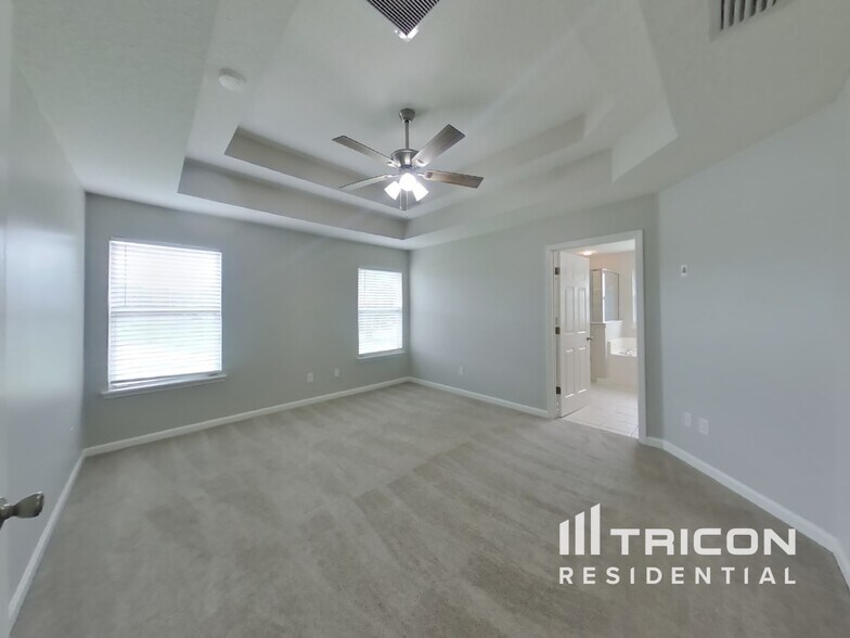 Building Photo - 11707 Deep Springs Dr N