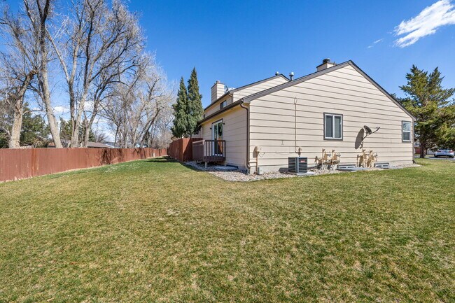 Building Photo - 2353 Lexington Village Ln