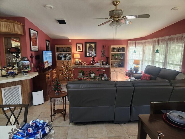 Building Photo - 24921 Pine Hill