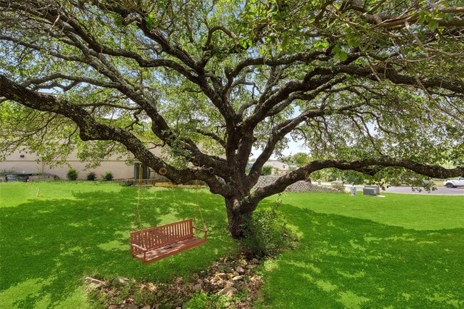 Building Photo - 151 Uplift