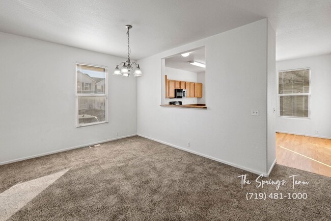 Building Photo - SPACIOUS 3BD/2.5BA TOWNHOME at THE BLUFFS AT SPRING CREEK with A/C **$500 move-in credit with a 1...