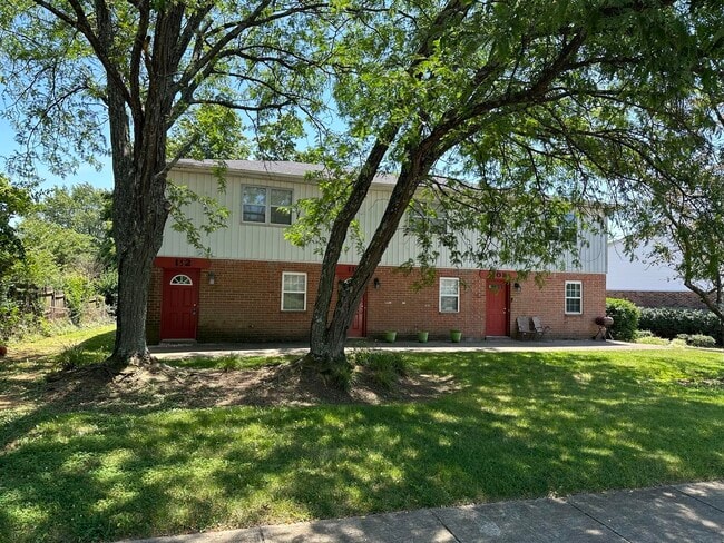 Primary Photo - 114 Oakmont Ln